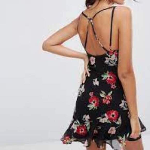 Women's Bershka Mini Dress Floral Light Summer Strappy Spaghetti - Picture 1 of 9
